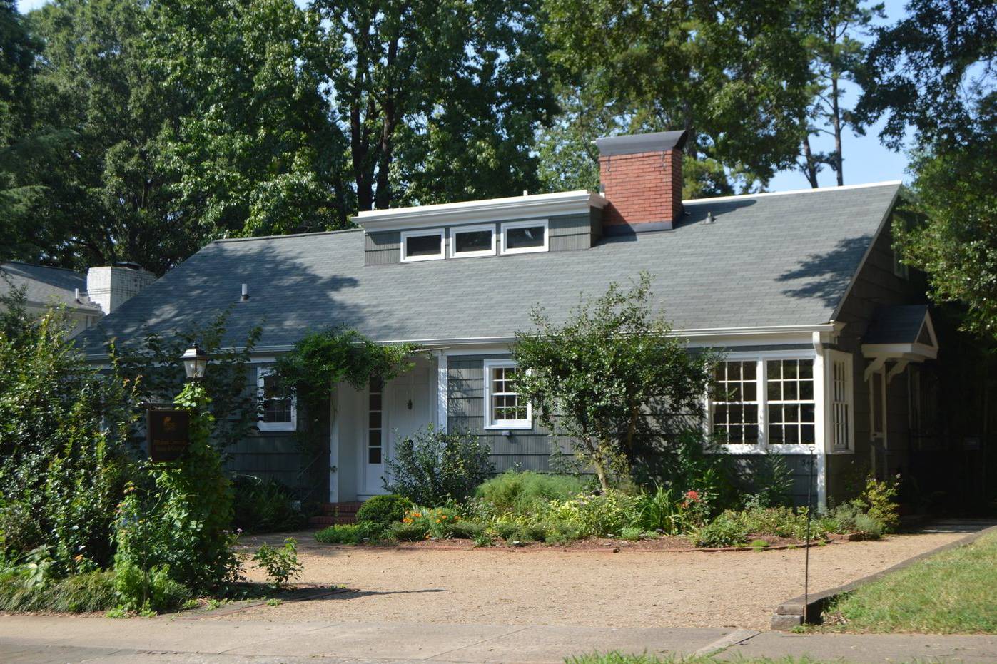 Cottage and garden on Ridgewood Avenue in Charlotte